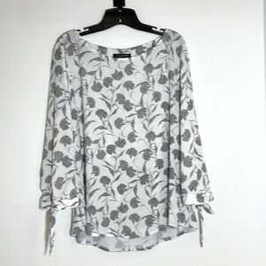 41 Hawthorn Gray Floral Blouse